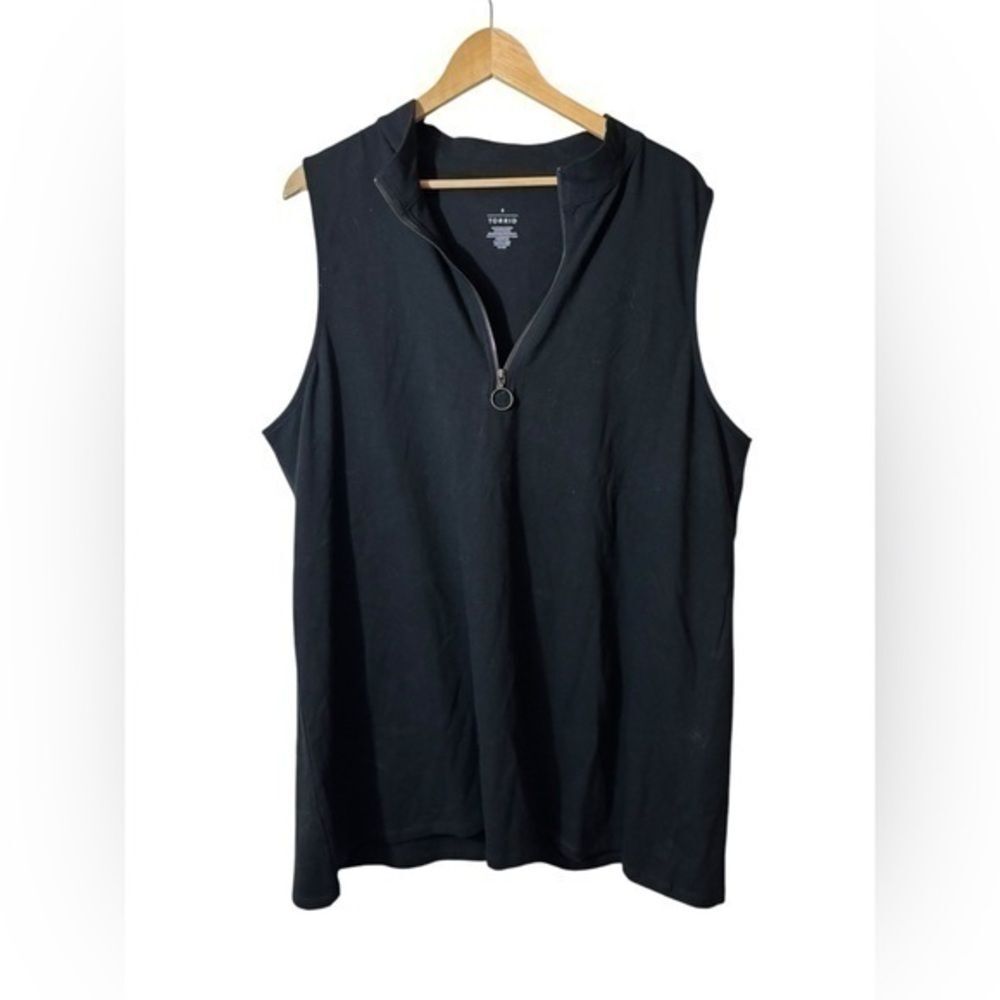 NEW TORRID | sleeveless top shirt black zip up 5 5X 28